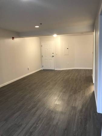 $2,525 / 2 habitaciones - 1140ft2 - Amplios armarios empotrados, pisos laminados, parque para perros (180 Woodbury St, Manchester, NH)63656178280449123