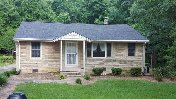 $1395.00 / 3br - 950ft2 - 3/1 Charming Cottage Style house for rent in Oak Ridge (Guilford Count64027274614274120