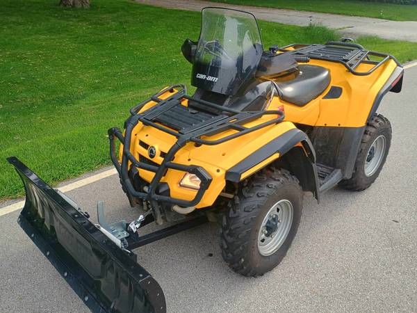 Can Am Outlander con arado(s)... elija uno - $5.000 (Oak Creek)63470634503297124