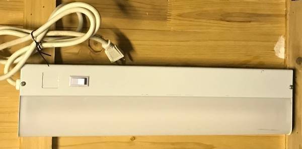 Under-Cabinet Fluorescent Push-Button Lighting Bar 1