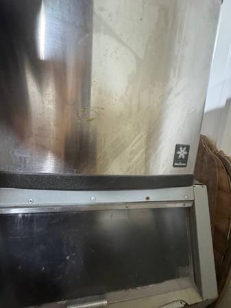 Manitowac Ice Machine and bin 1