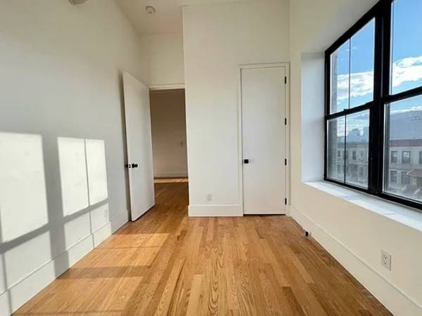 $2,699 / 2br - Modern Style 2 Bedroom in Crown Heights - Laundry, Roof, Bike Storage (Crown Heights)63809019509507123