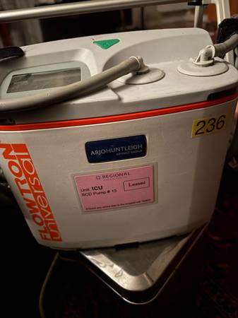 Huntleigh Flowtron Universal AC600/US DVT Pump Tested Working 1