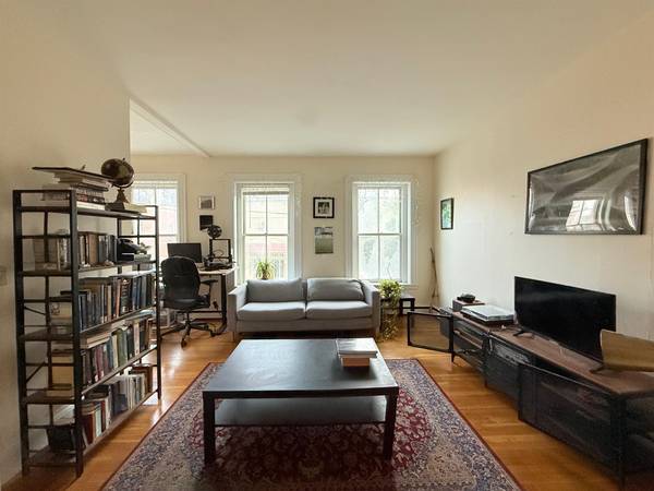 $2,395 / 1br - 700ft2 - Union Square 1 Bed with parking + deck! (Union Sq.)63655181008387120