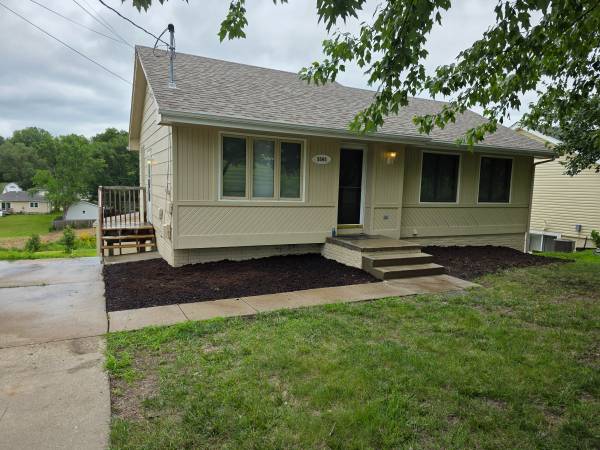 Large 4 Bedroom 2 Bathroom Home with Finished Walkout Basement 1