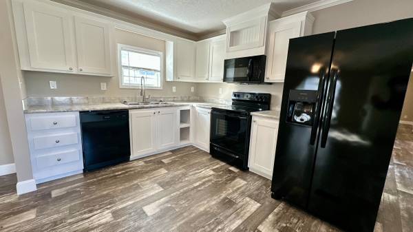 PROMO: Beautiful 2023 2BR / 2BA Home in a Community w/ Amenities! 1