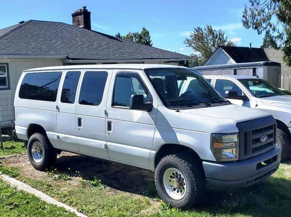 2010 Ford E-150 Passenger Van - Photo 3