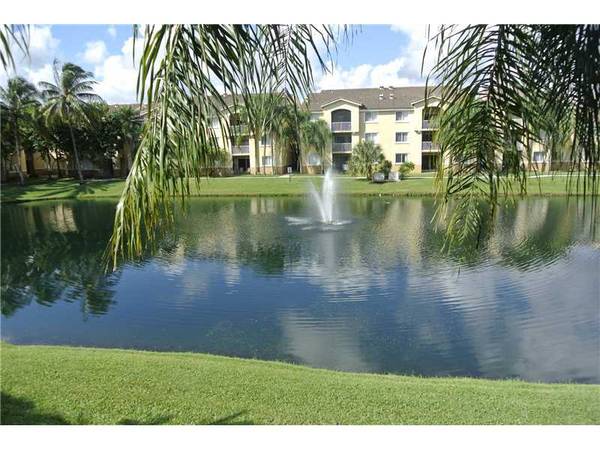 $2,675 / 3br - $2675 ENORMOUS 3B/2B IN ROYAL GRAND (DAVIE)64002014479747121