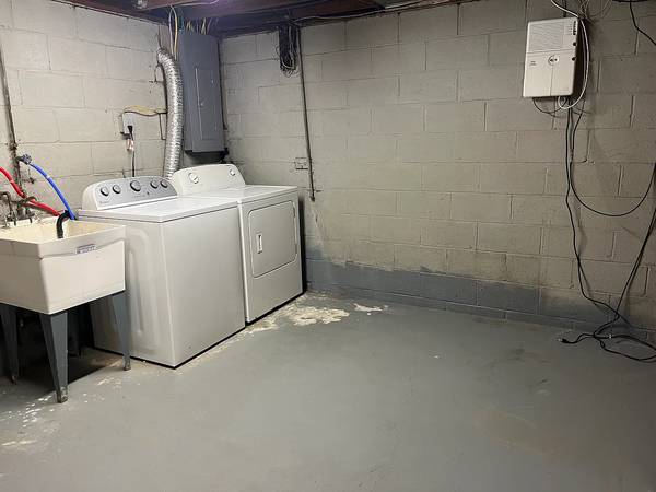 $1,200 / 3br - 1247ft2 - Move right in to this stunning place (Pittsburgh, PA)64013205675394120