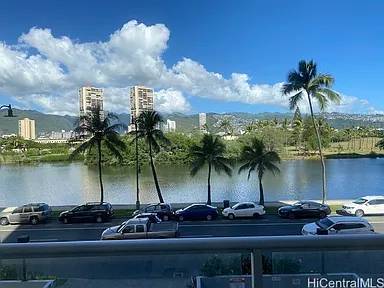 $2,300 / 1br - 🌴Island Living on the Ala Wai! 🌊 Month to Month! (Waikīkī)63939666900738122