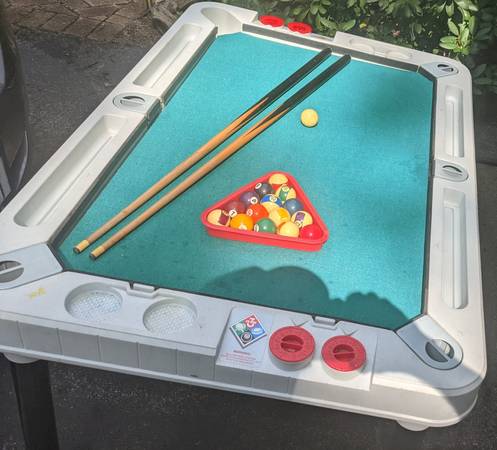 Fisher Price  3 in 1 Pool Table 1