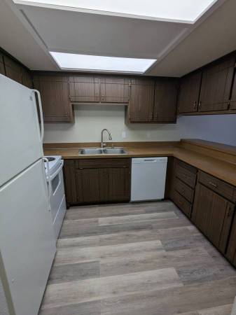 Great location! 1bed 1bath - all utilities included includes parking 1