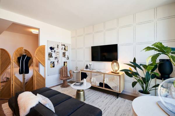 $2,250 / 1br - Vibrant CONVERTIBLE One Bedroom W/D, Pool, Gym, Work/Study-Old Town (Old Town)63960147863683124