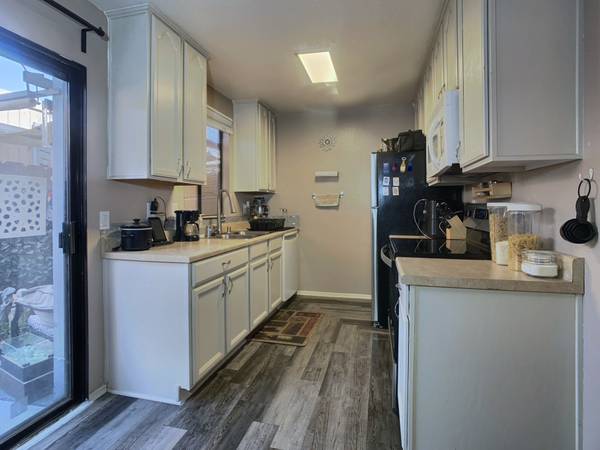 $455,000 / 2br - 1024ft2 - ***¿Por qué alquilar!  Adquiere tu propio adosado de 2 habs/1.5 baños por $455,000*** (Lakeside)63621296654083124
