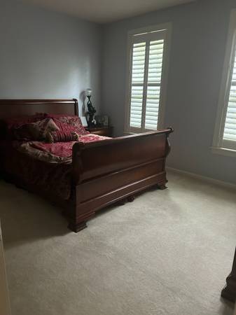$1,050 Large Room with Private On Suite Bath and Walk in Closet63896274692610120