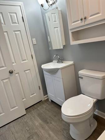 $1200.00 / 3br - 3 Bed 1 Bath Unit In Broussard63857516033795124