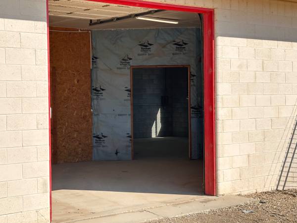 $3,300 / 1500ft2 - Shop/Warehouse & Storage Yard (Caldwell)64003314184066121