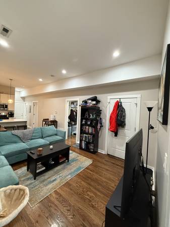 $2,995 / 2br - 1200ft2 - JUST LISTED: Large 2BR/2BA Duplex in West Town (West Town / East Village / Wicker Park / River West)64041647401603124