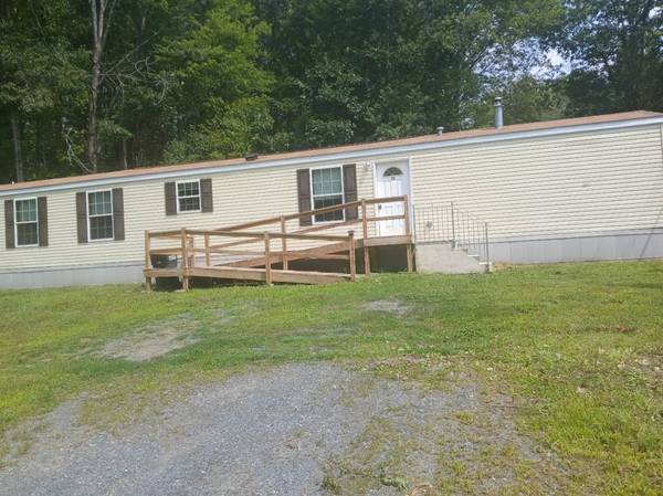 $2,099 / 2br - 950ft2 - 19 Blueberry Hill Park (Charlestown, NH)63656294761217121