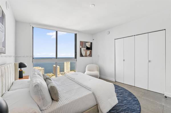 $1,699,000 / 3br - 1870ft2 - 3 Bedroom Corner unit Icon Brickell Best Layout (Brickell)64051002361473121