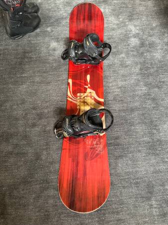 Gnu snowboard + Burton Boots + Bindings 1