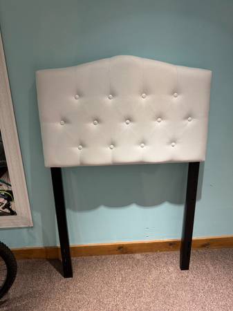 Twin size upholstered headboard - $50 (Dublin)63470913138307121