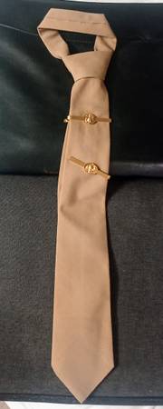 USMC United States Marine khaki wool tie with gold-plated Tie clasps 1