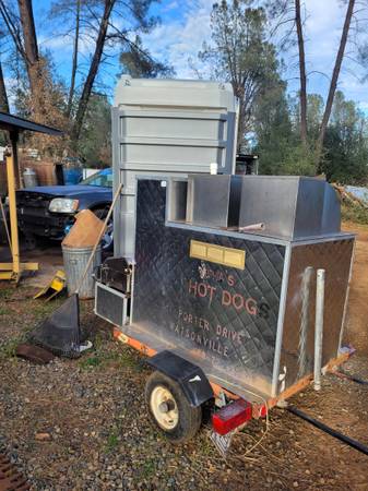 Hot dog trailer 1
