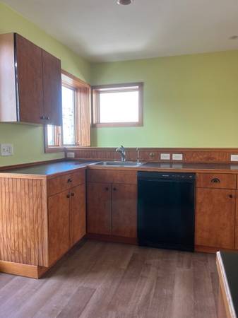 $3,500 / 3br - Good size apartment in MEDFORD- Nov 1st ready ---2 Levels (Medford)63828338662659120