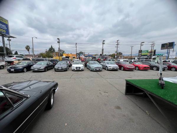 Automall de autos usados rentable en venta - ubicación con alto tráfico - $80,000 (Arleta)63615962337921120