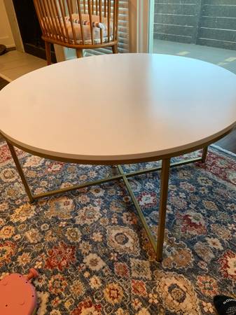 Round Coffee Table (white with gold) 1