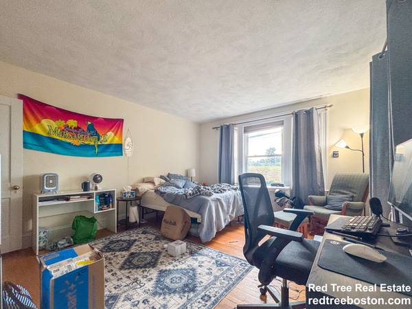 $6,500 / 5br - BOSTON COLLEGE - SEPTEMBER 1ST - CHESTNUT HILL - 4 PARKING INCLUDED63845967089793123