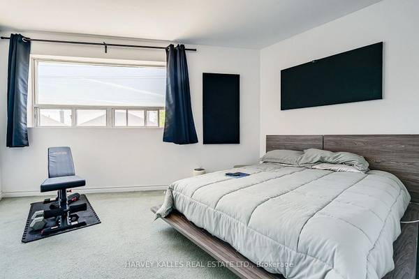Quiet, established, and steps from everything that matters 1 bed 3
