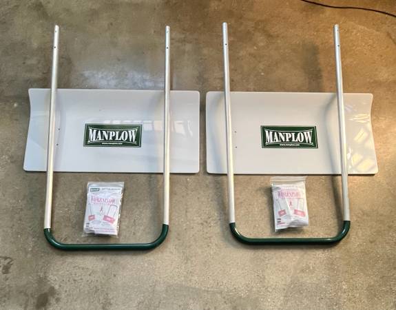 (New) MANPLOW Revolution Snow Pushers (32") 1