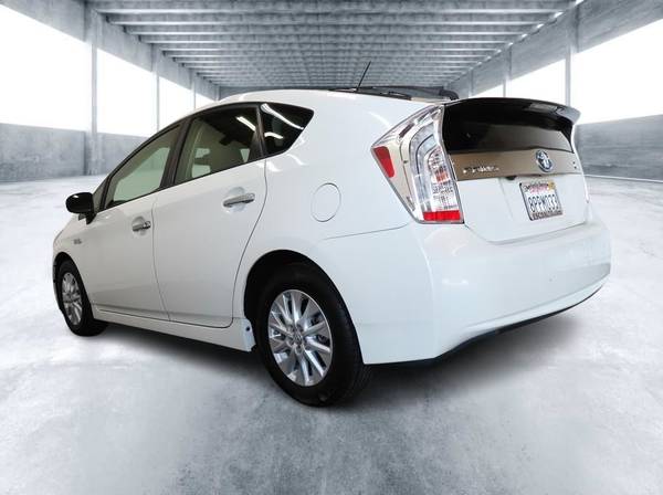 2012 Toyota Prius Plug-In Electric  Hatchback - $10,999 (Escondido Auto Super Center)63440377865347123