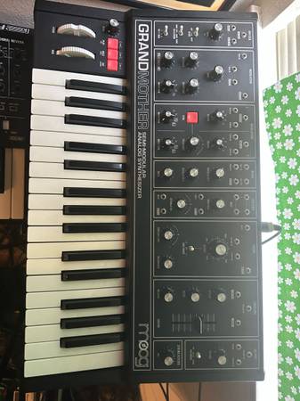Moog Grandmother Synth 1