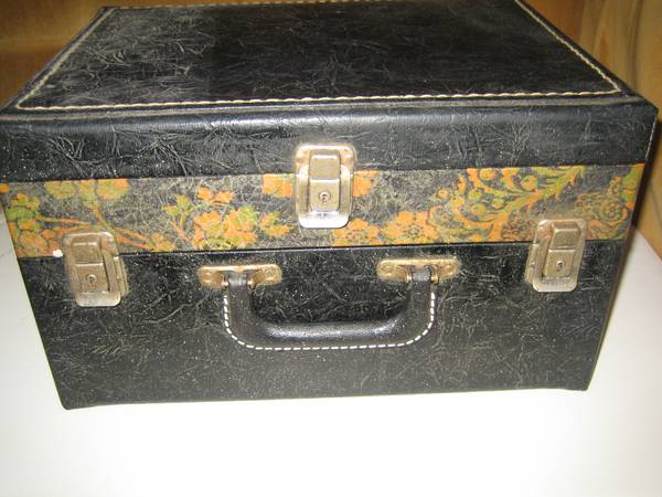 Old Sewing Machine Attachments. Fabric, Sewing Notions, Carrying Case. 1