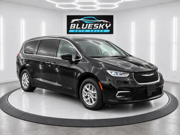 2025 Chrysler Pacifica Select Van 4D FWD 1