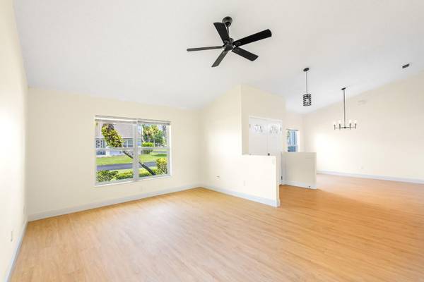 $299,000 / 2br - 2411ft2 - Hagamos un Trato. 🏡Vendedor Motivado. St Lucie West (Kings Isle)63867048814593121