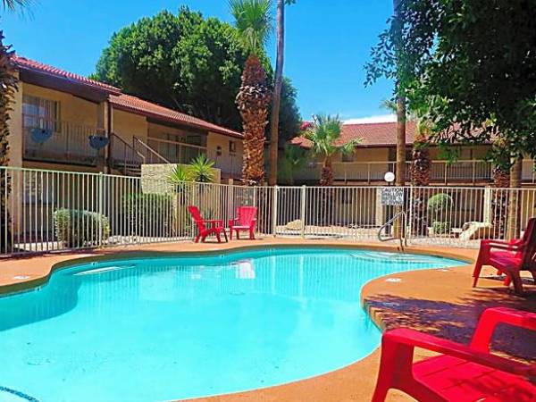 $1,295 / 2br - 1 MTH FREE + $500 MOVE! - Local Franchises for NFL, MLB, NBA and NHL (Phoenix)64047709034883121