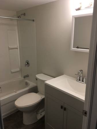 316 Baldwin Street - lower level OSHAWA ON L1H 6H4 5