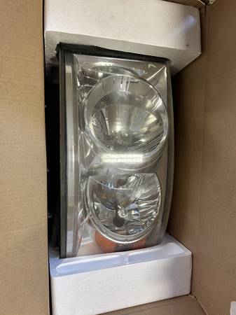 2008 Dodge Ram OEM headlights 1
