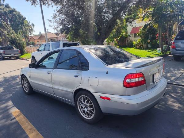 2004 Volvo S40 - $2.000 (Huntington Park)63441191324289123