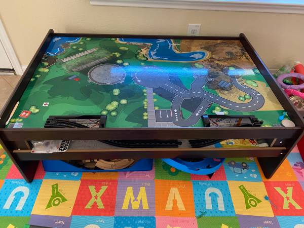 Play table/ train table 1