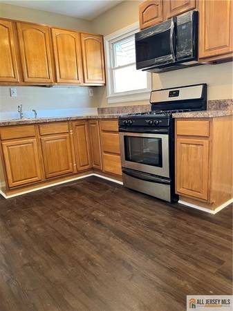 $2,900 / 4br - Espaciosa casa de 4 habitaciones (Sayreveille)63676257825921120