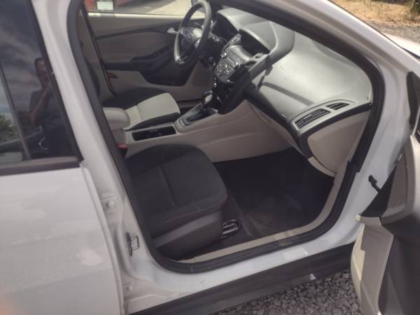 FORD FOCUS SE 2018 - $7.500 (spokane)63613077581441122