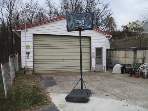 Portable Basketball H and stand 1