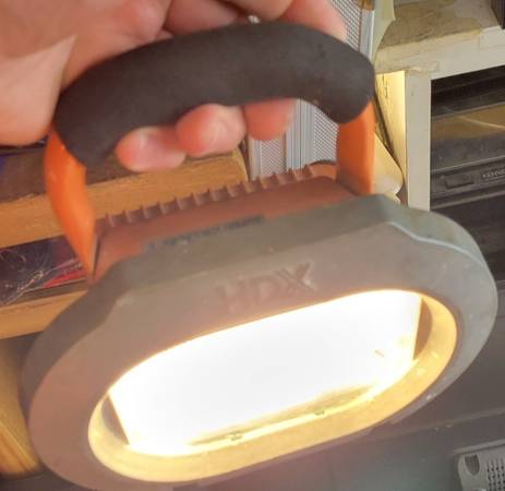 HDX Work portable halogen lite With new light bulb - $10 (Tested works very good)63470908399233120
