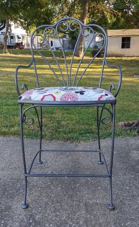 Captain's Steel High Chair 1