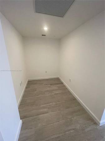 $5,050 / 2br - Fully open kitchen with large windows (55 SW 9th St)64051007628417123